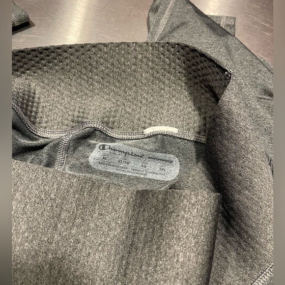 Champion capri shorts XL - Picture 3 of 3